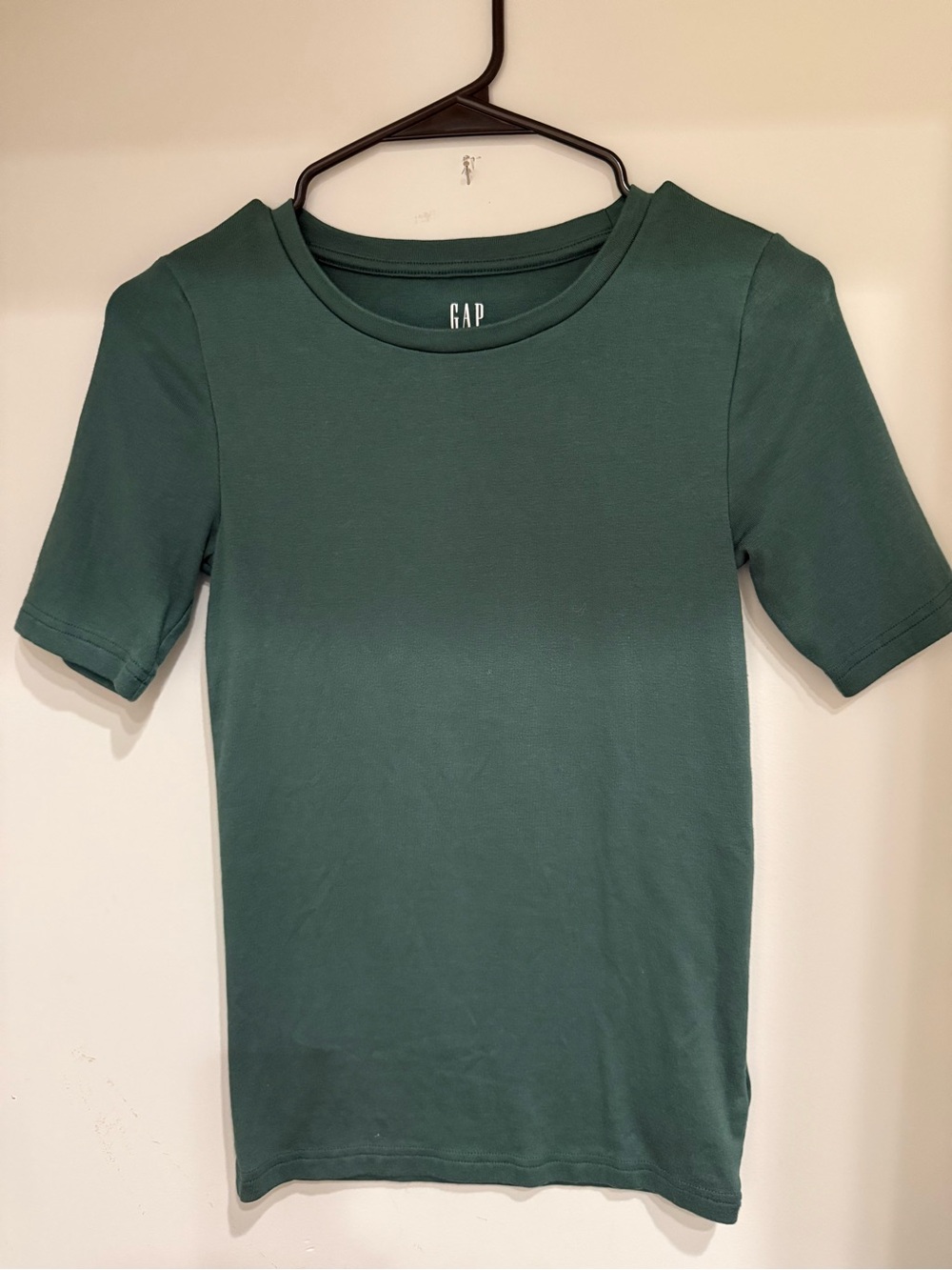 GAP Women's Short Sleeve Crewneck Tee in Dark Green